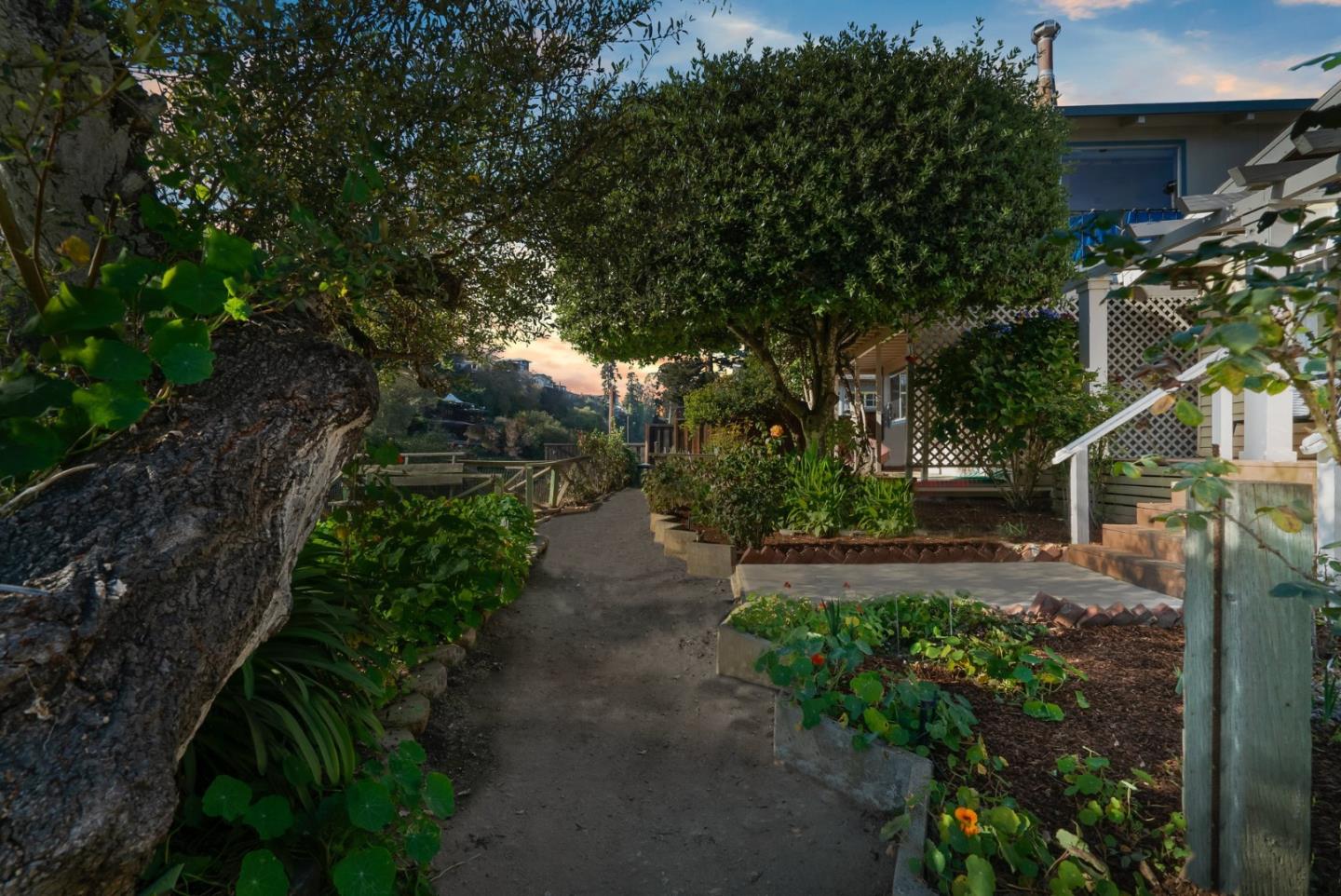 425 Riverview Avenue