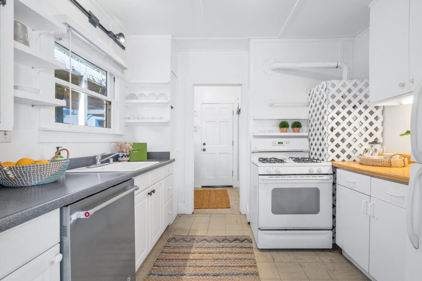 425 Riverview Avenue