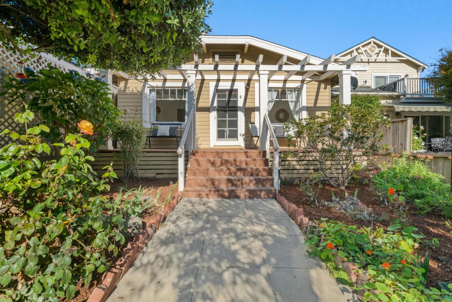 425 Riverview Avenue