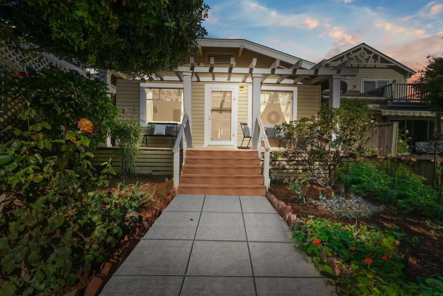 425 Riverview Avenue