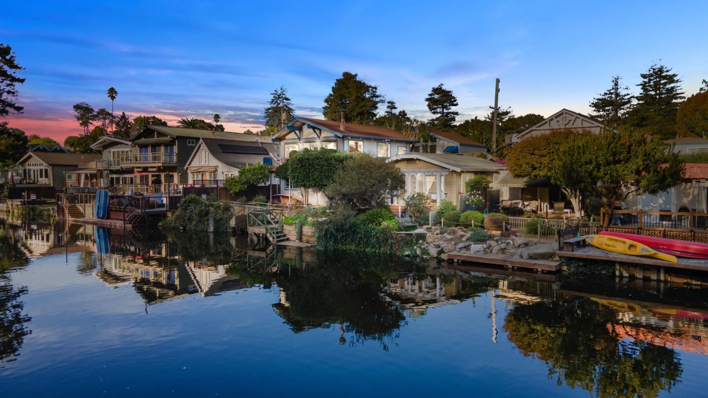 425 Riverview Avenue