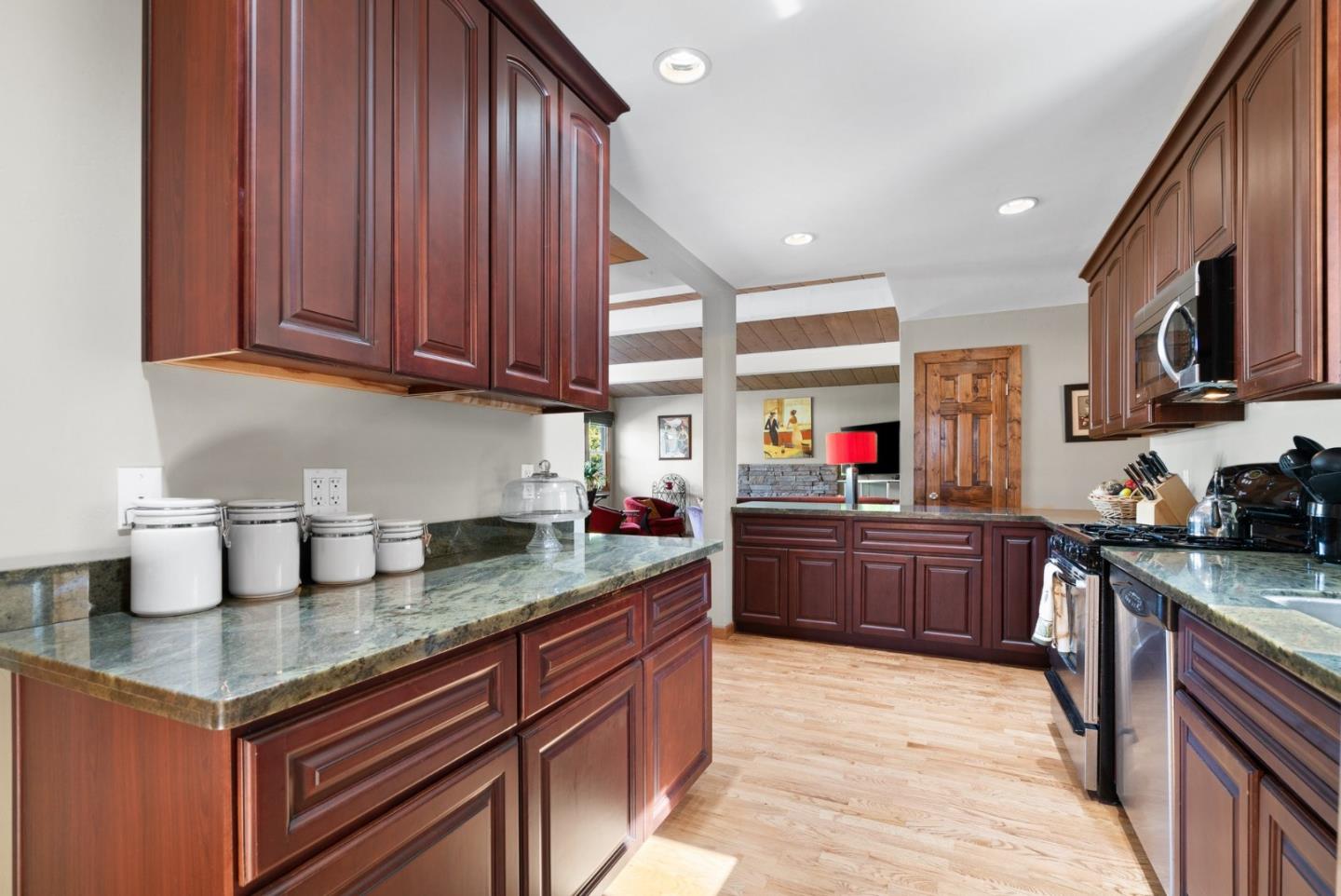 106 Baldwin DR
