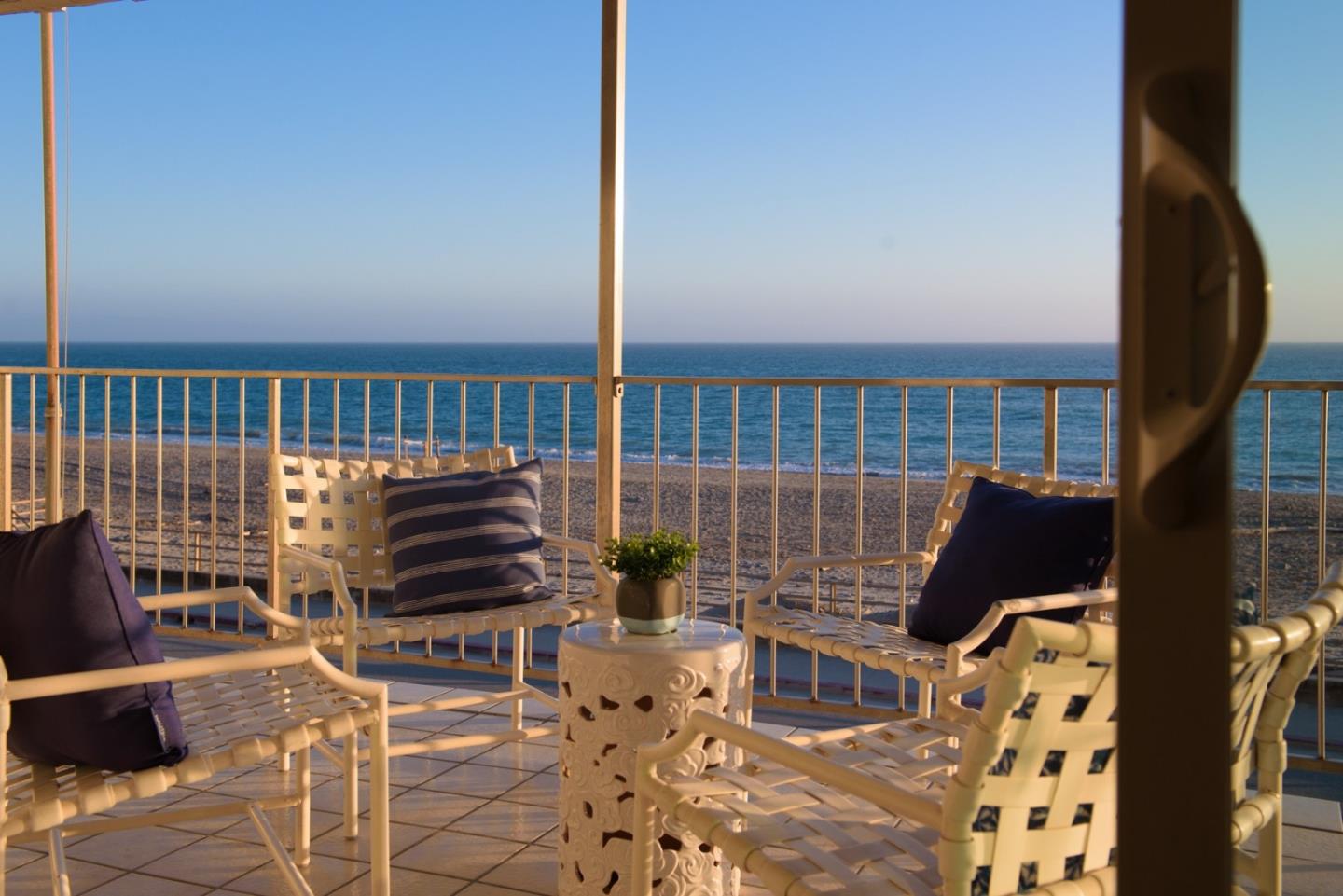 369 Beach DR