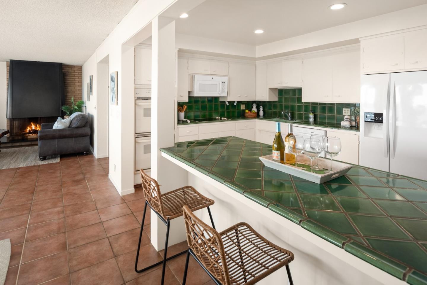 369 Beach DR