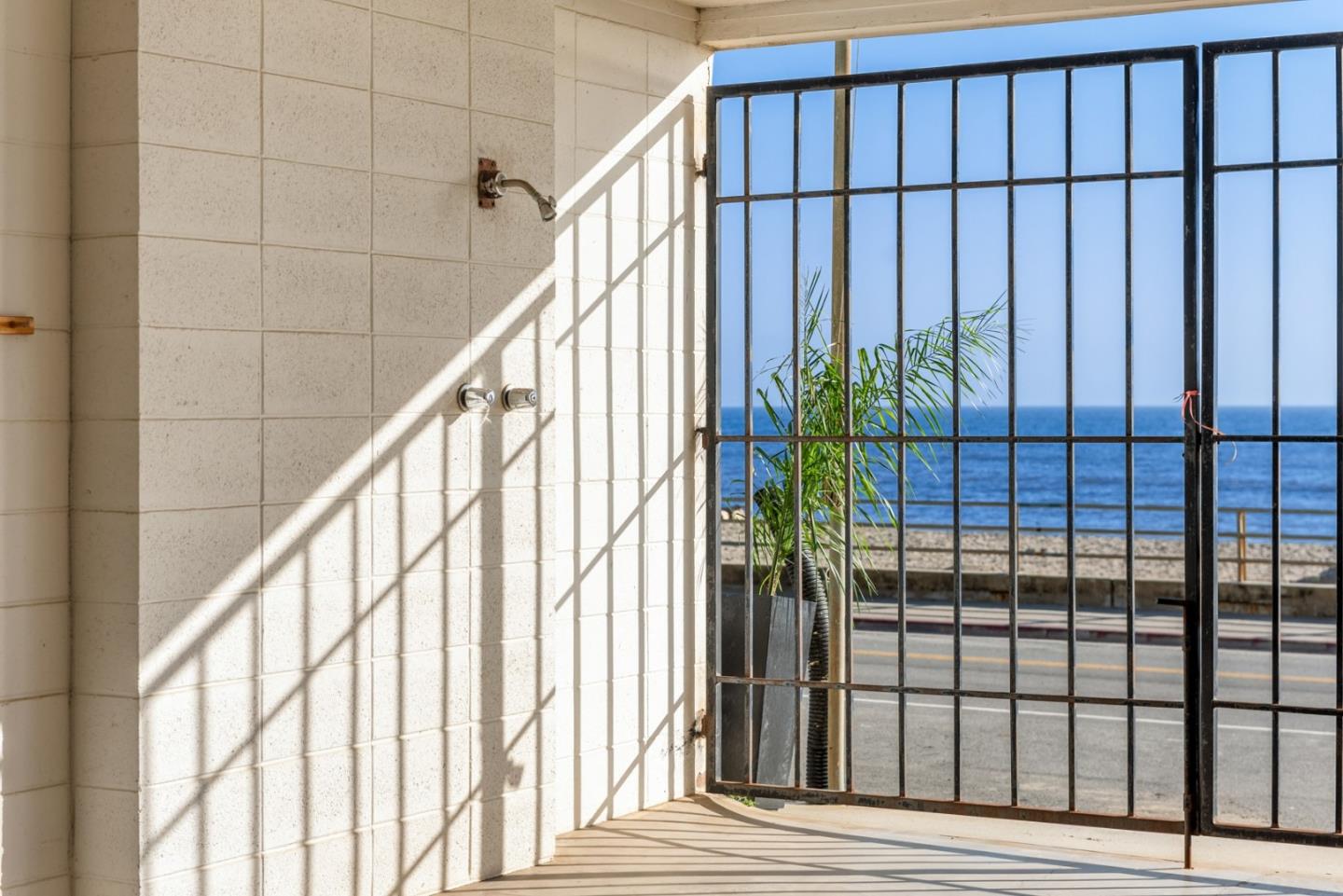 369 Beach DR