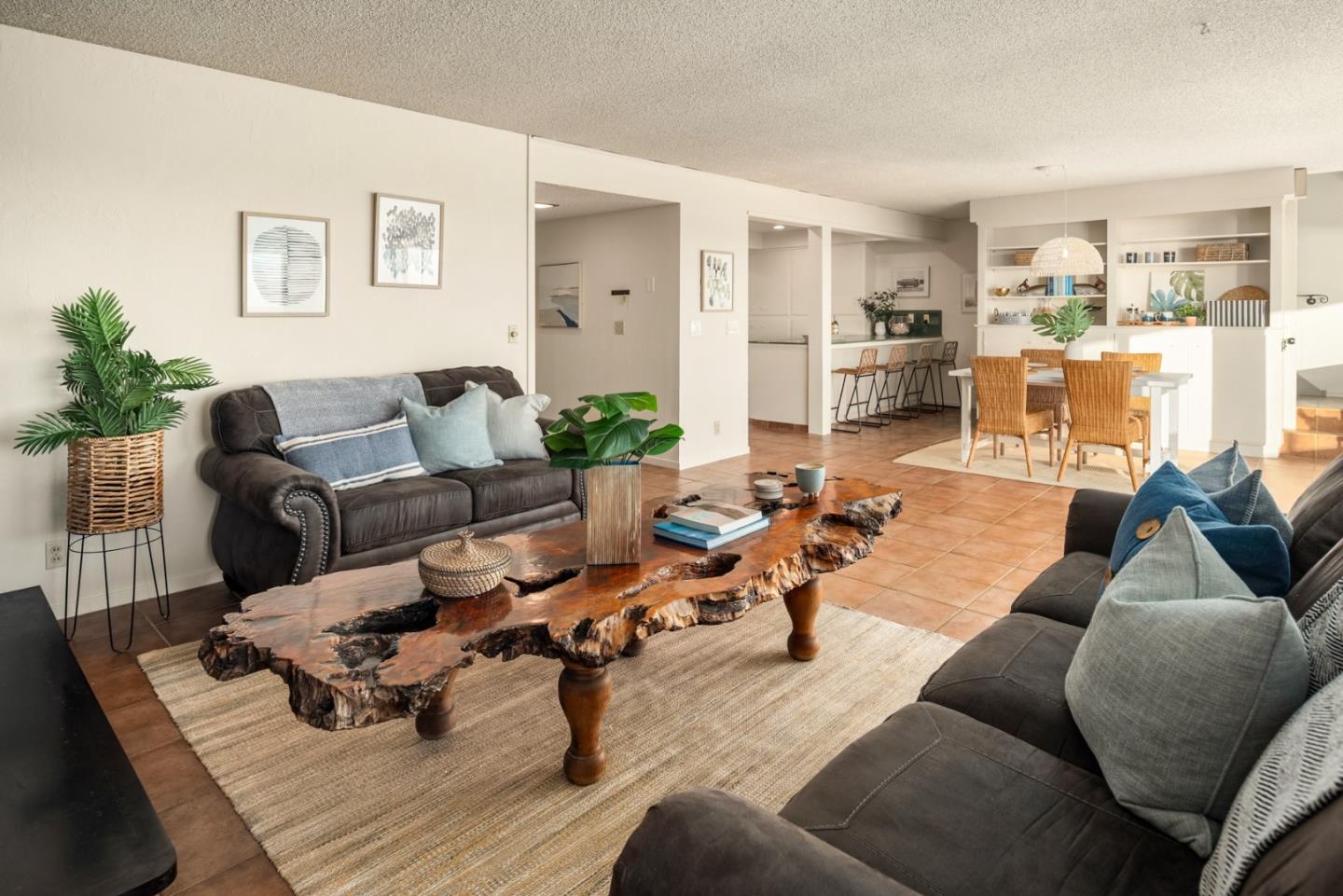 369 Beach DR