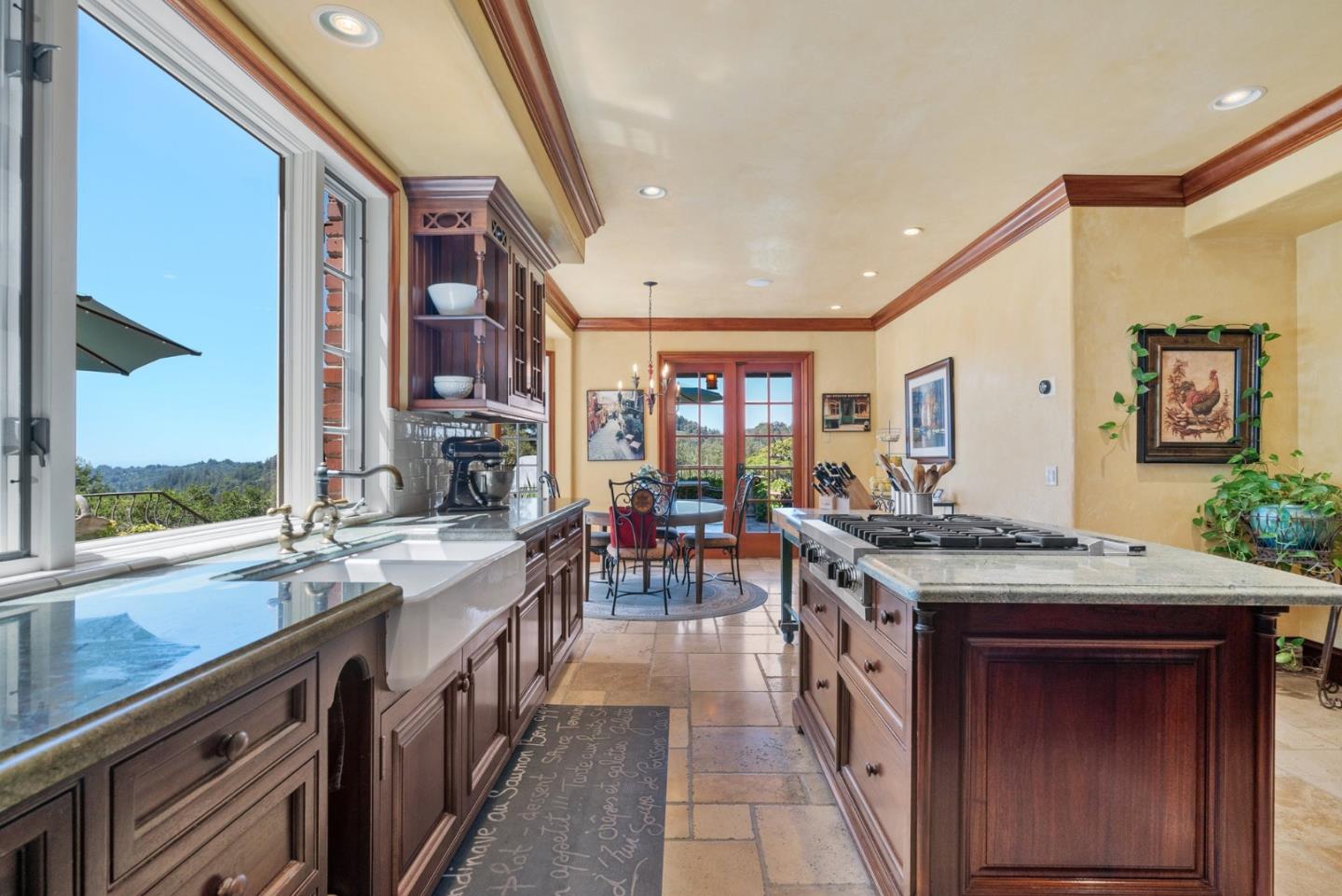 5042 Wildberry LN