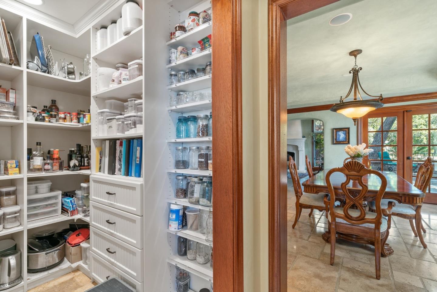 5042 Wildberry LN