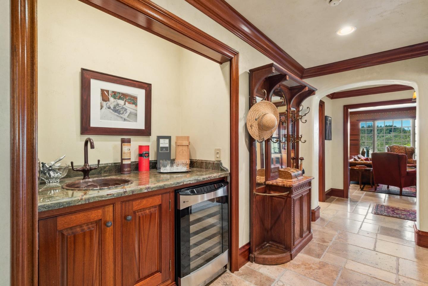 5042 Wildberry LN