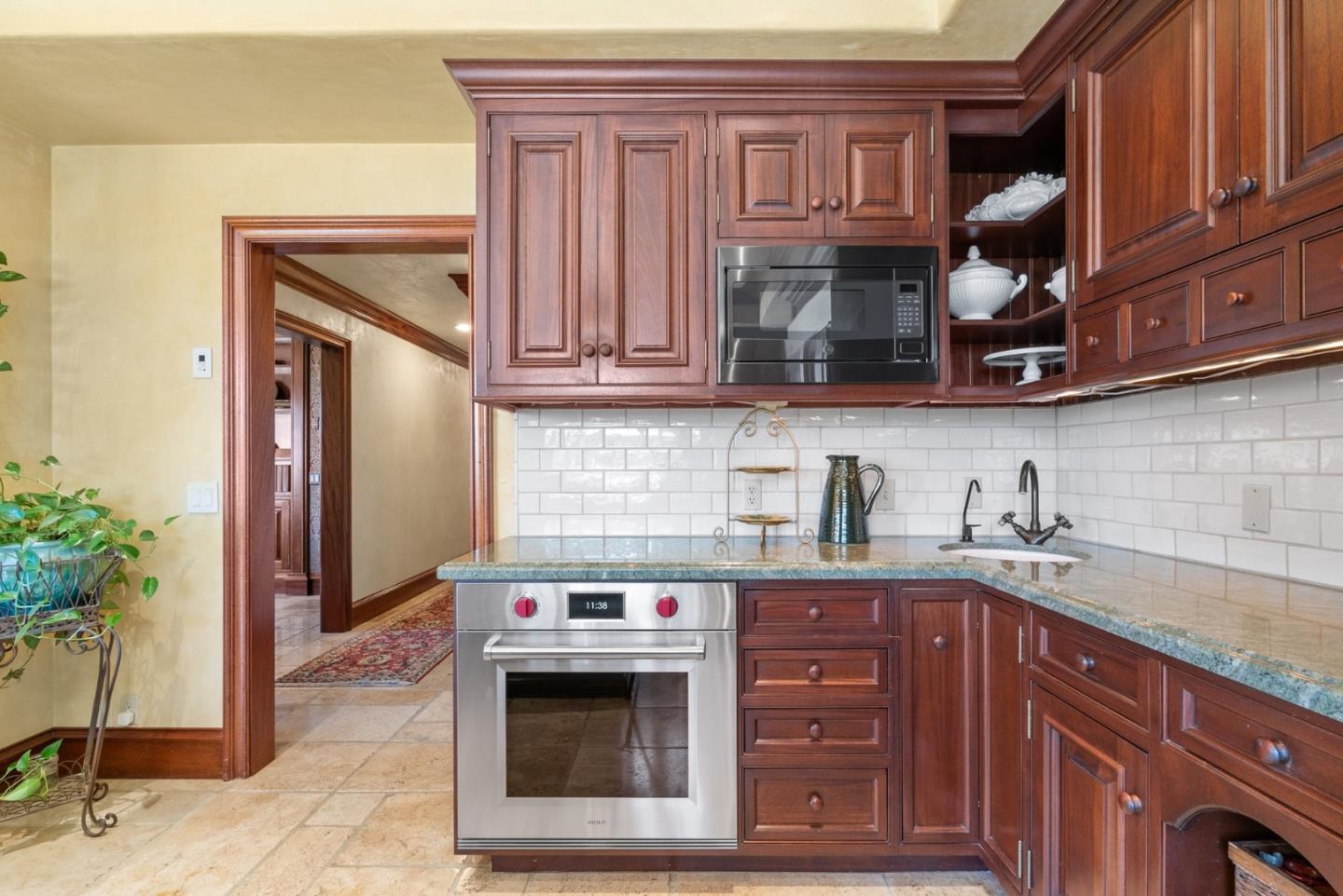 5042 Wildberry LN