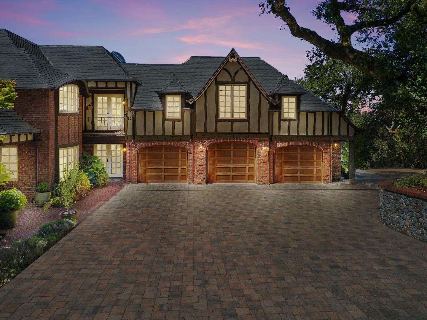 5042 Wildberry LN