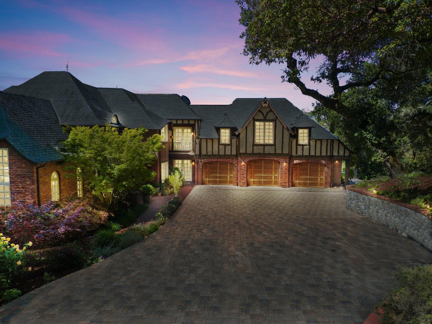 5042 Wildberry LN