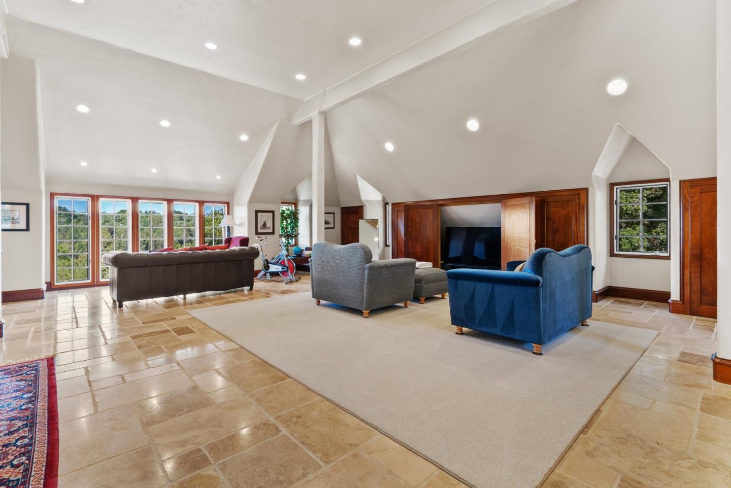 5042 Wildberry LN