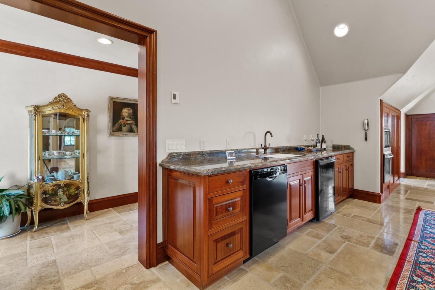 5042 Wildberry LN