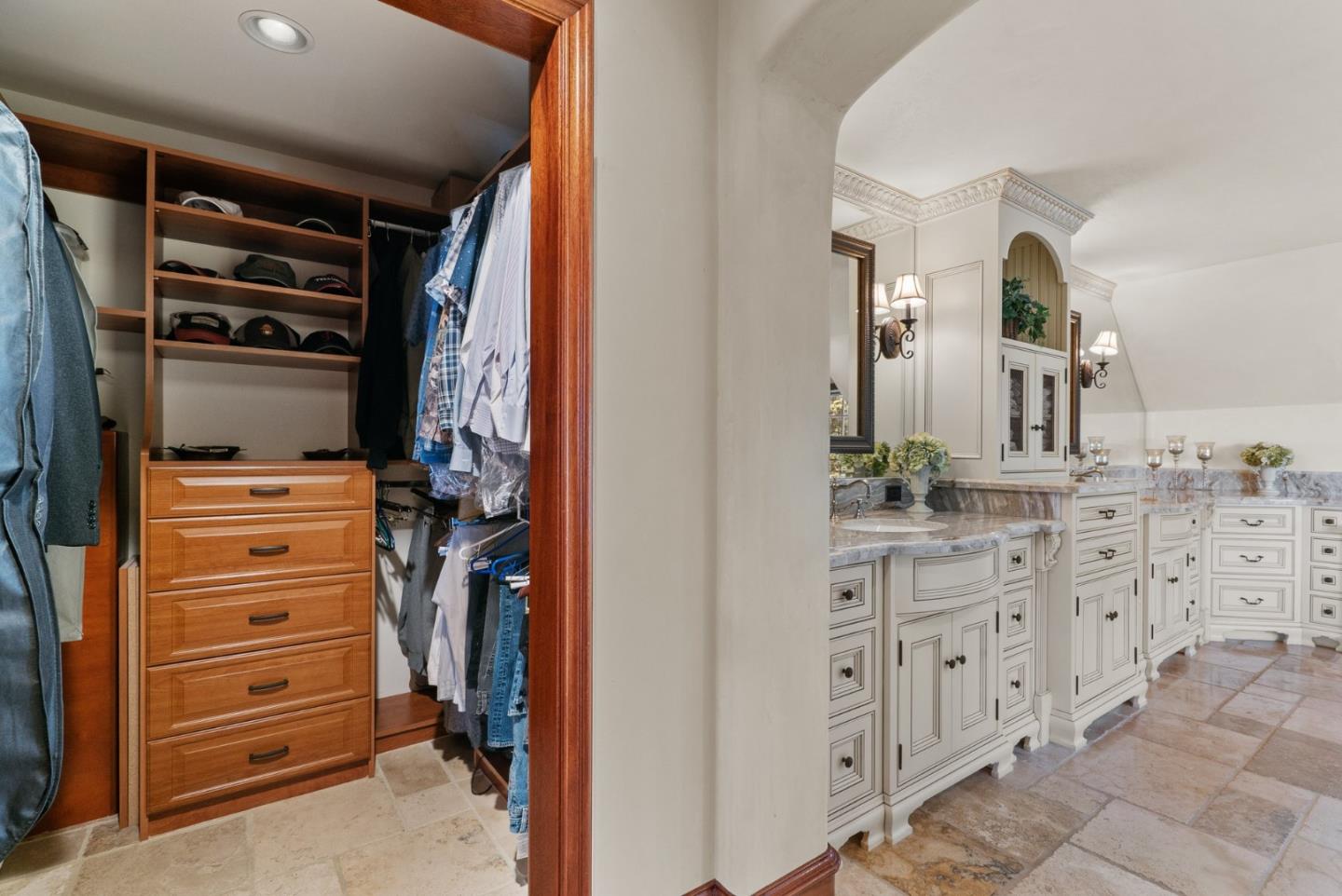 5042 Wildberry LN