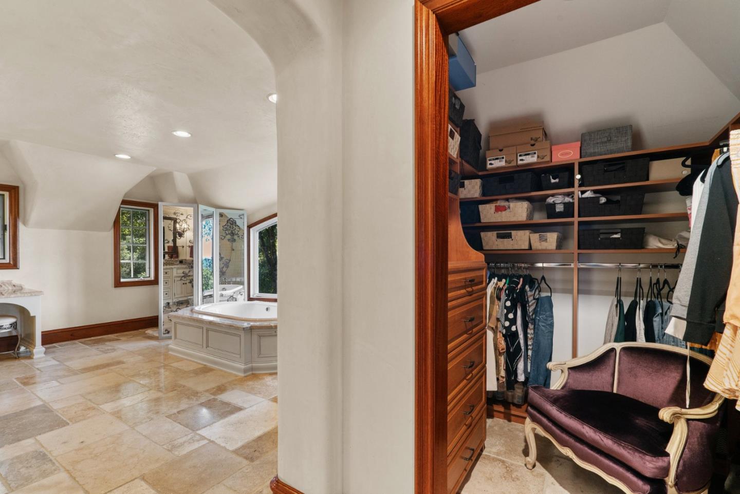 5042 Wildberry LN