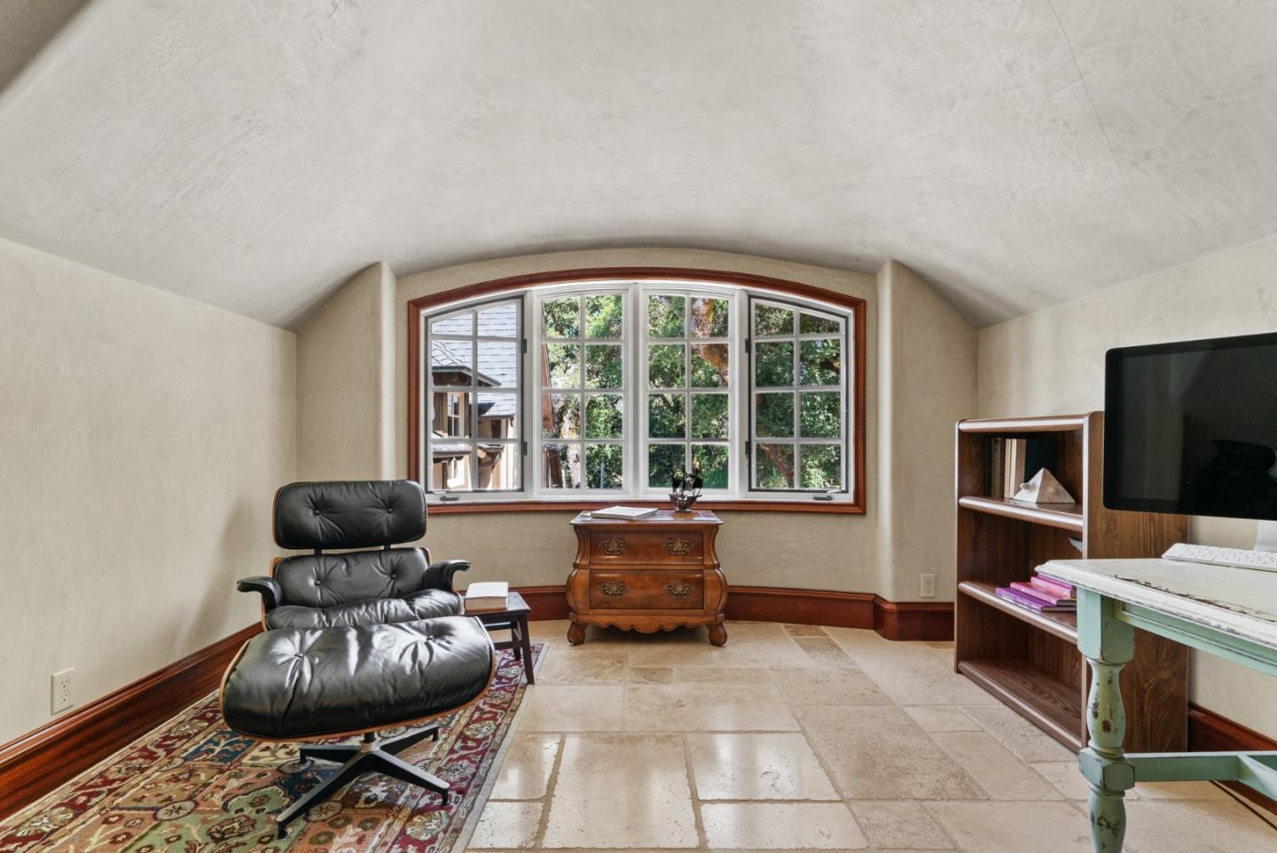 5042 Wildberry LN