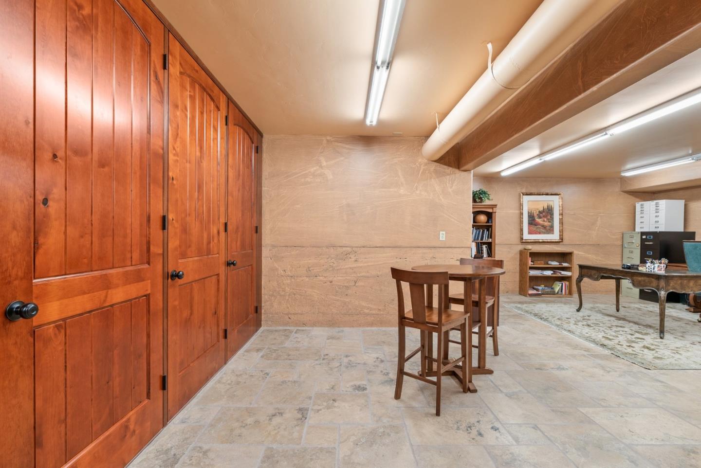 5042 Wildberry LN