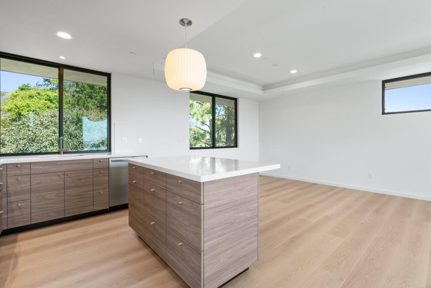 600 Sea View TER