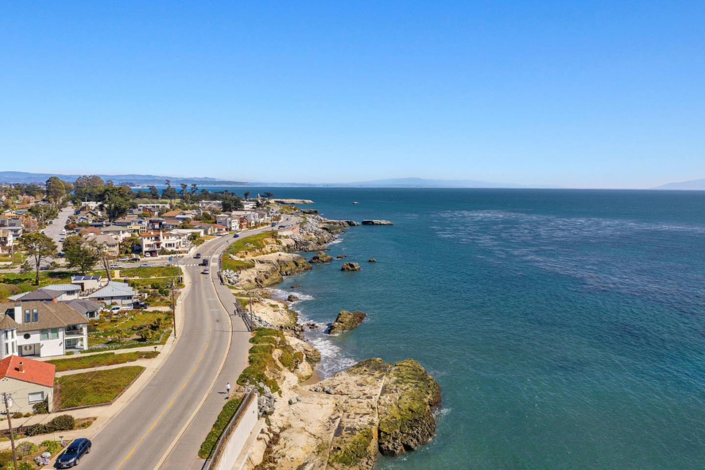 1122 West Cliff Drive