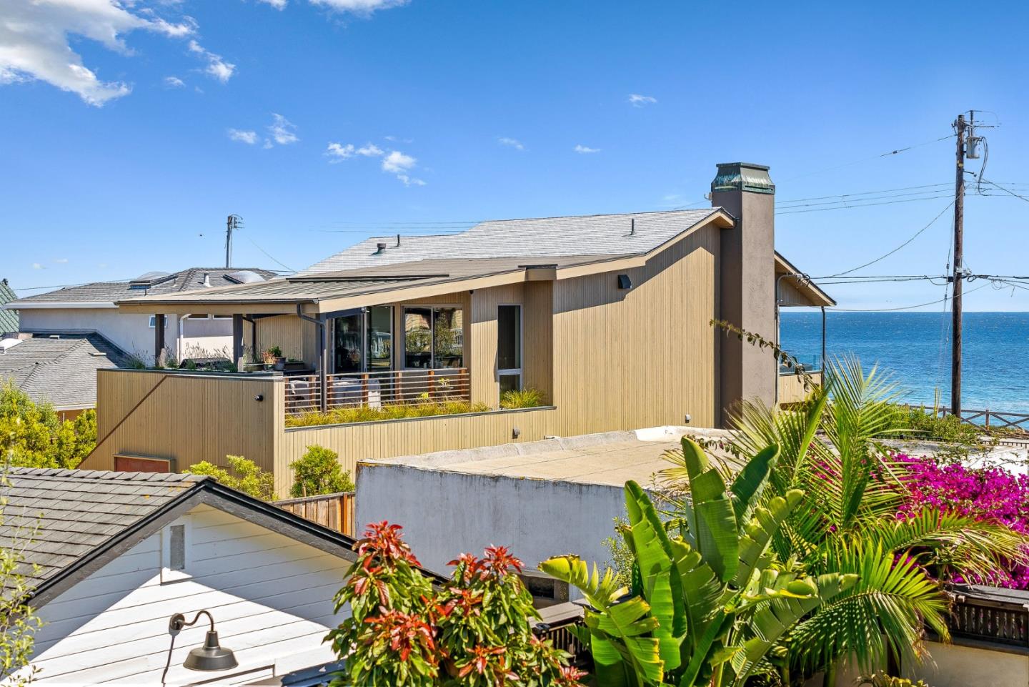 1122 West Cliff Drive