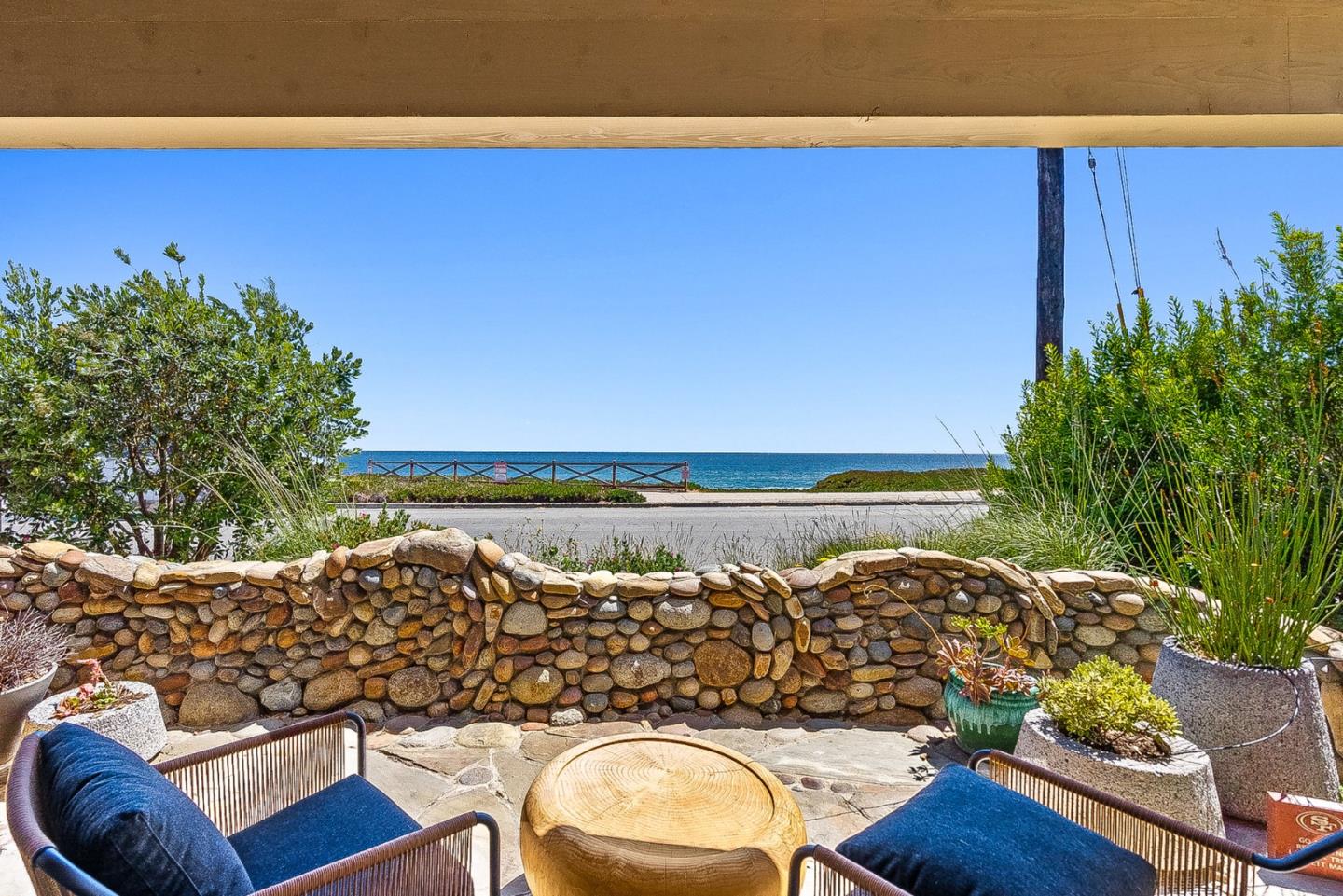 1122 West Cliff Drive
