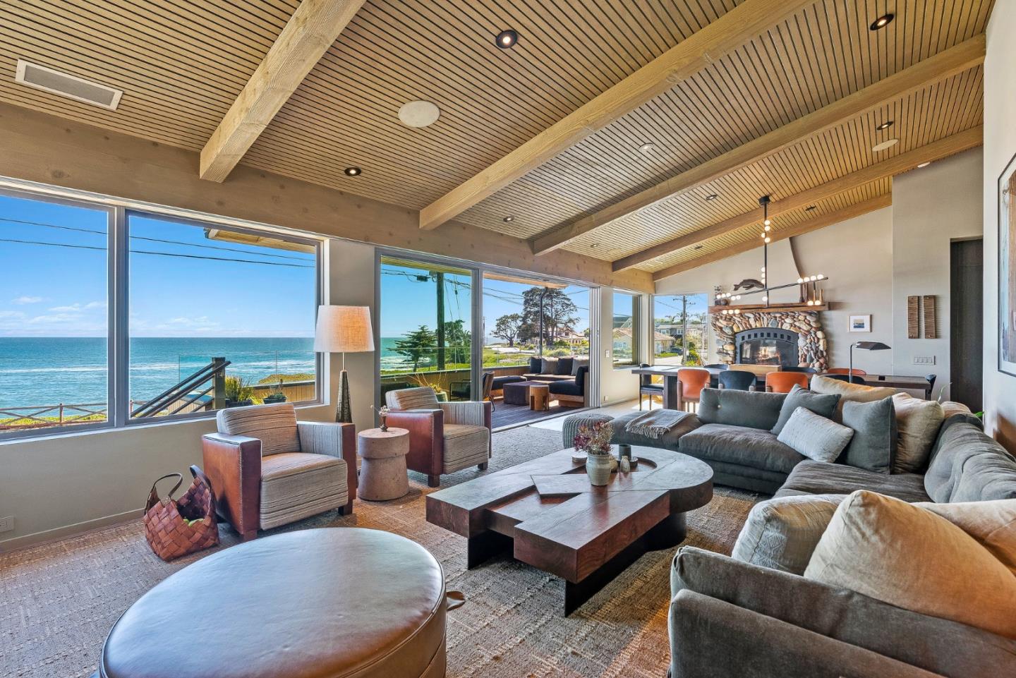 1122 West Cliff Drive