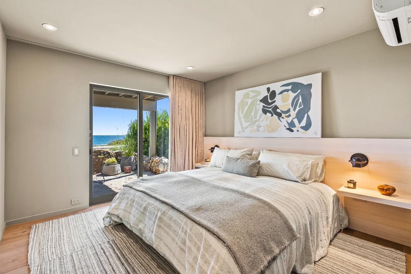 1122 West Cliff Drive