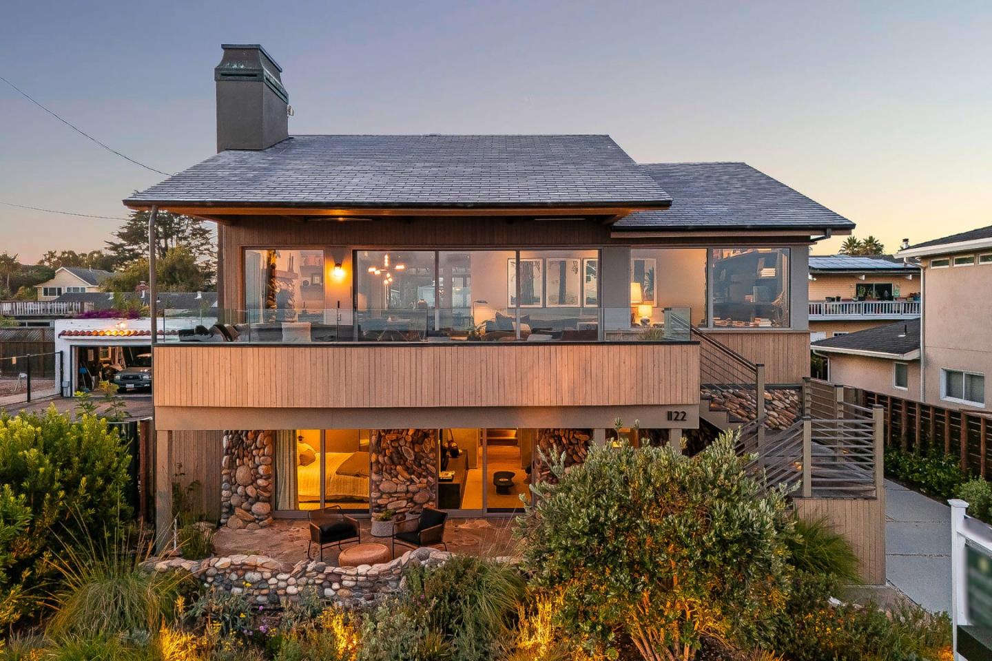1122 West Cliff Drive