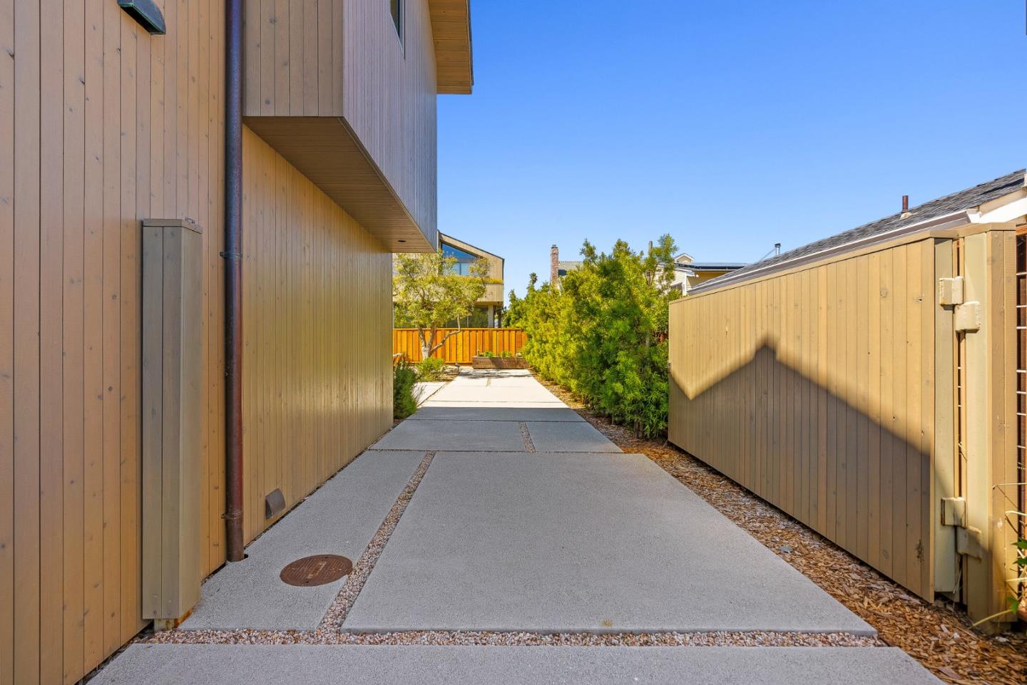 1122 West Cliff Drive