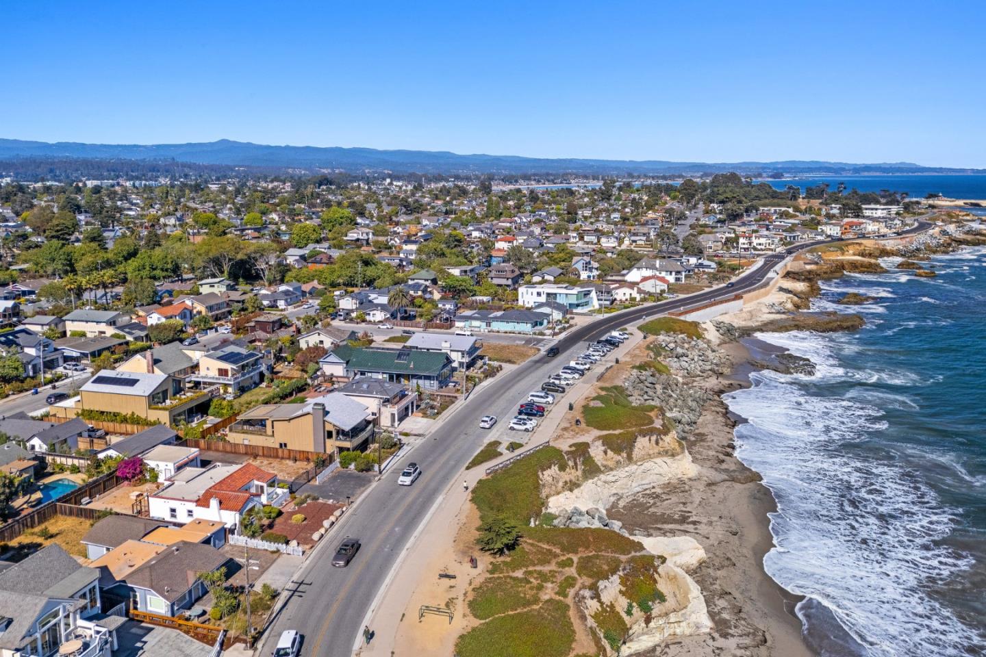 1122 West Cliff Drive