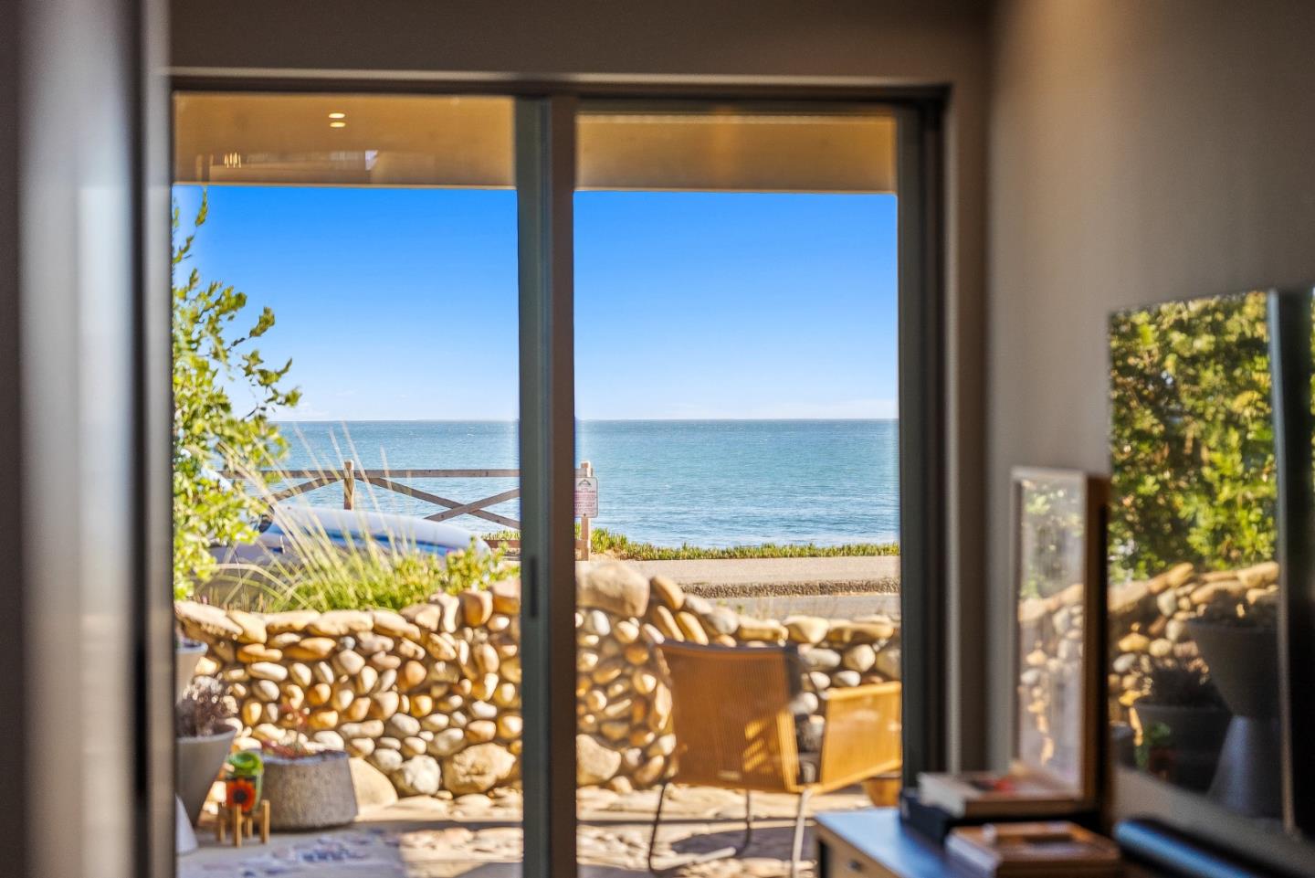 1122 West Cliff Drive