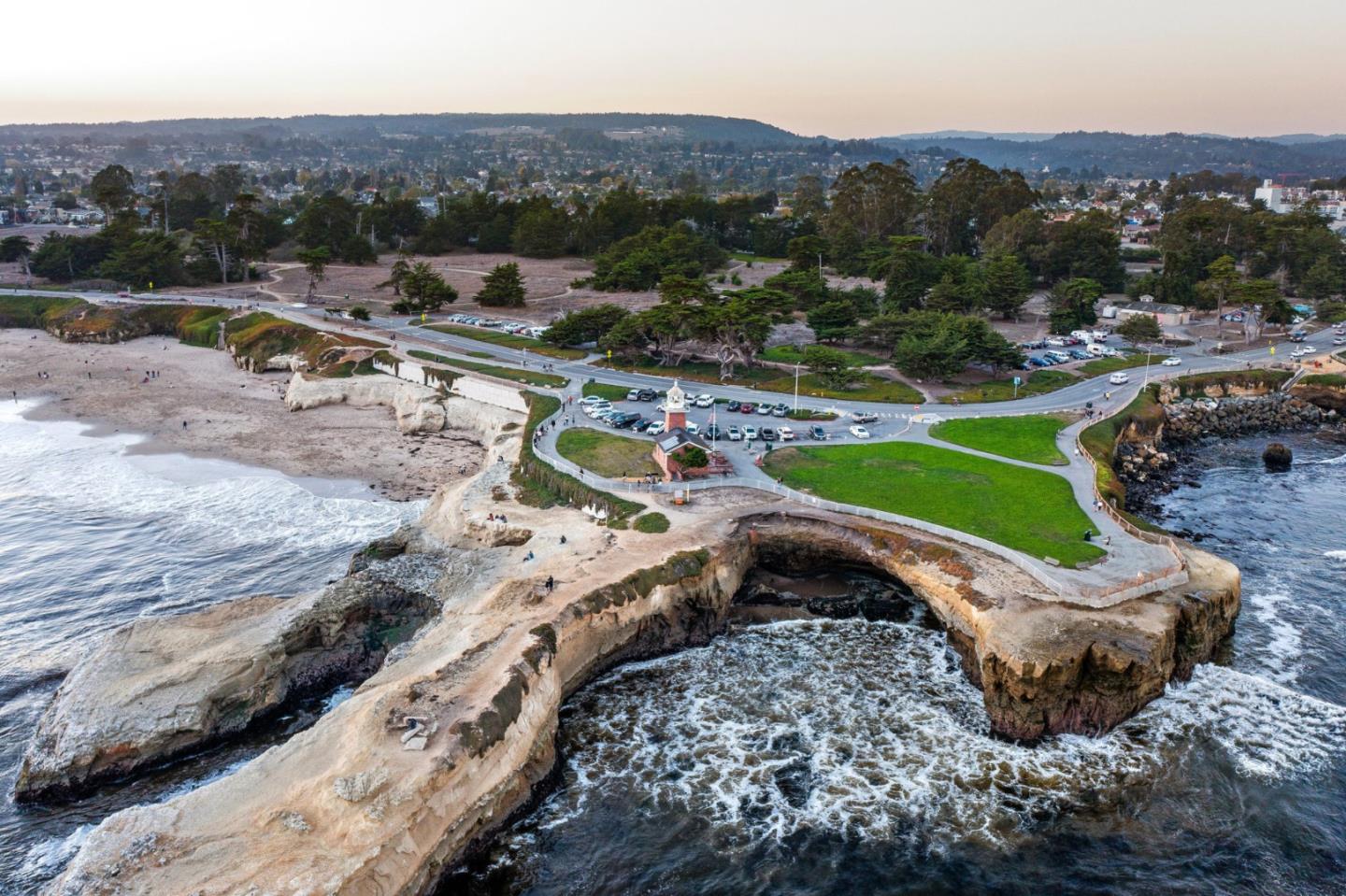 1122 West Cliff Drive