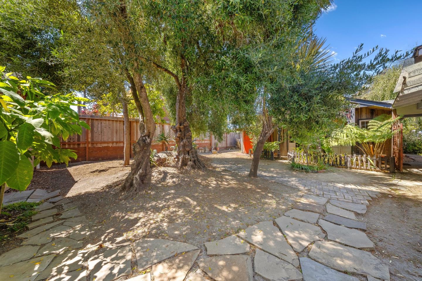351 Oxford Way