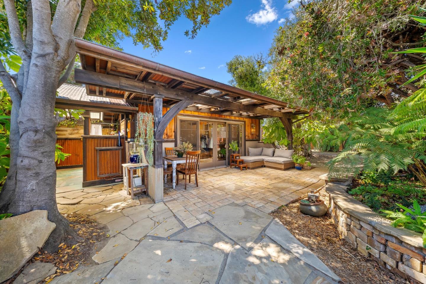 351 Oxford Way