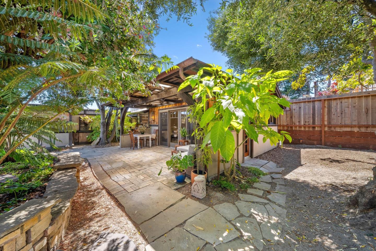 351 Oxford Way