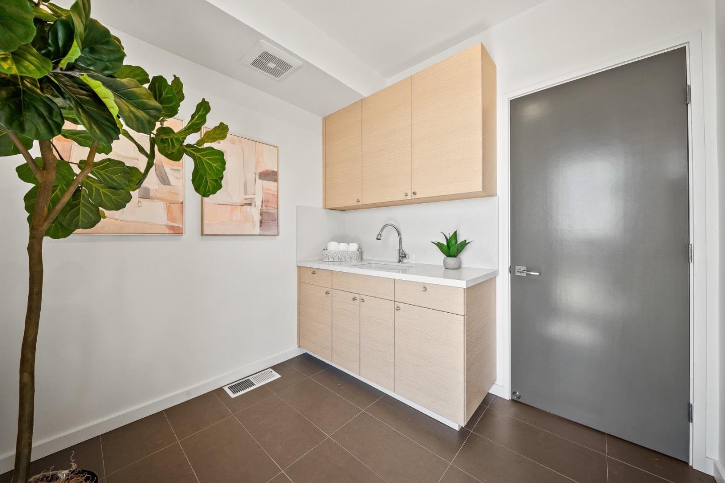 600 Seaview Terrace