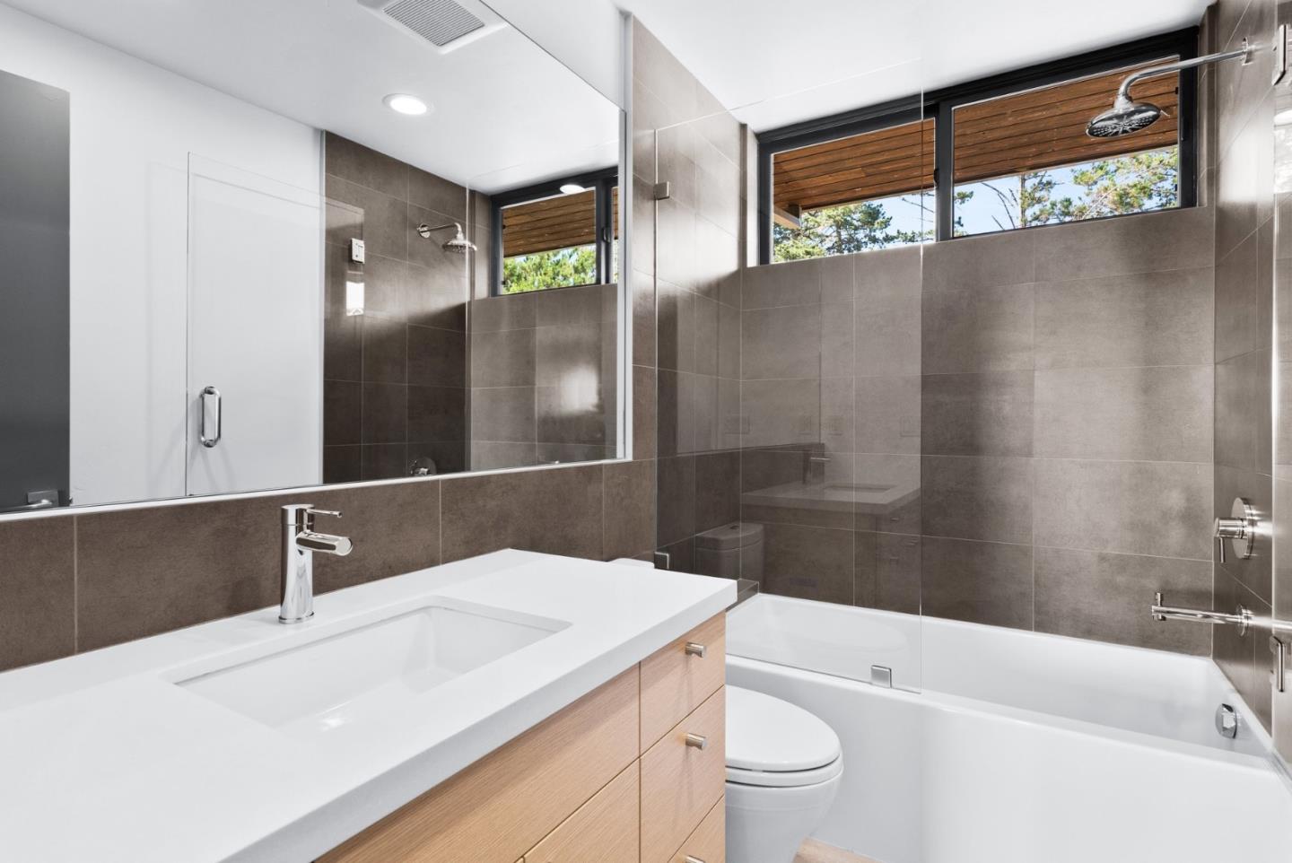 600 Seaview Terrace
