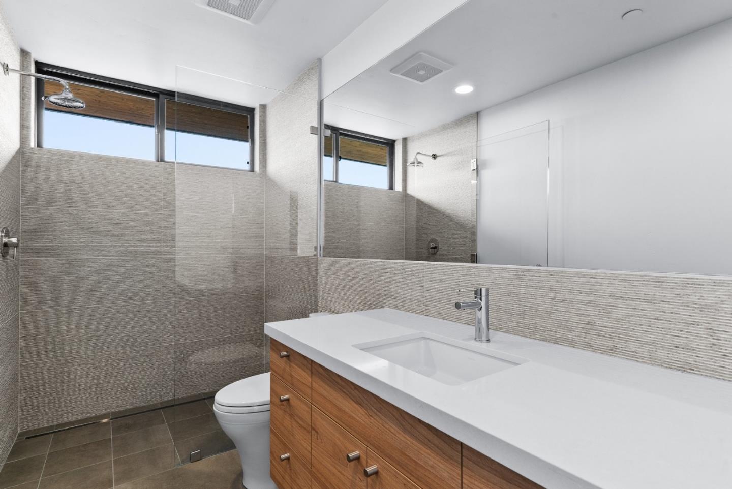 600 Seaview Terrace