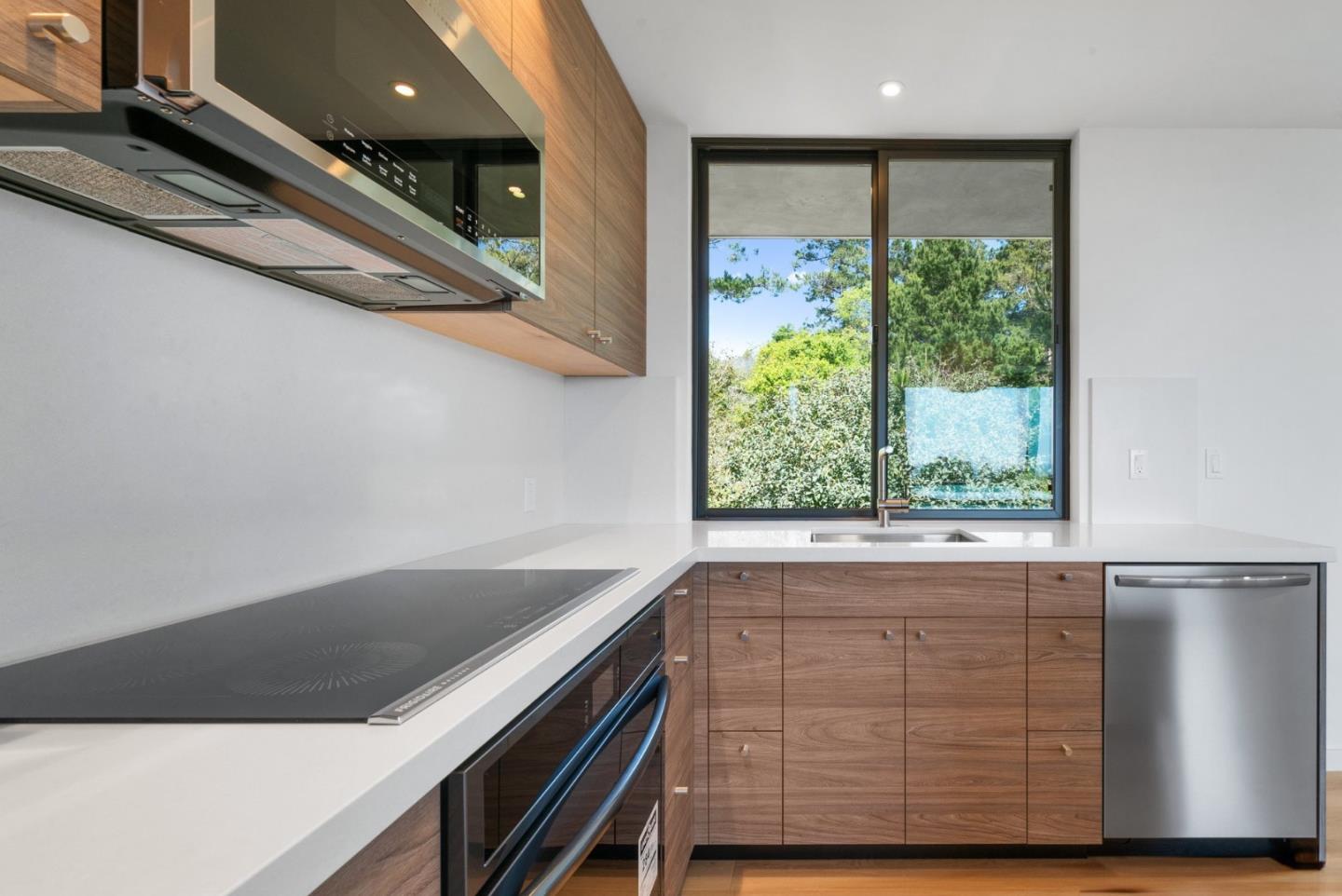 600 Seaview Terrace