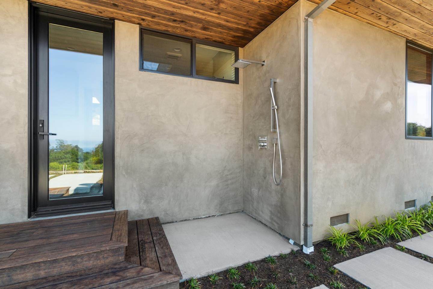 600 Seaview Terrace