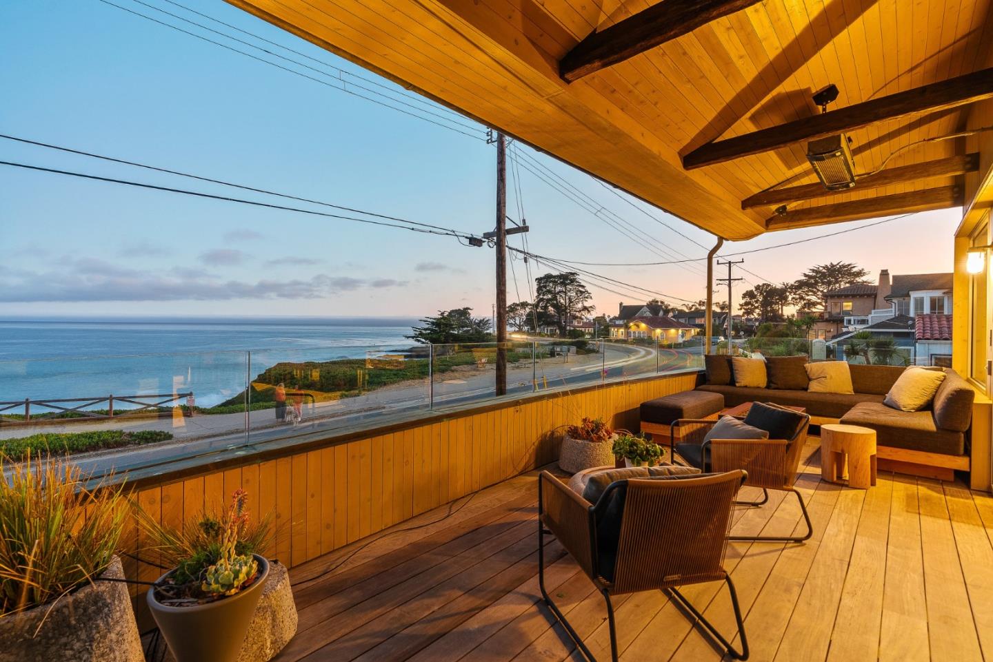 1122 West Cliff Drive