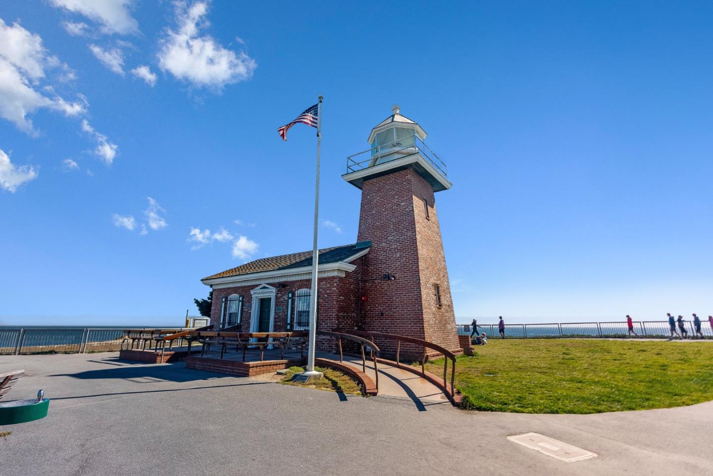 1122 West Cliff Drive