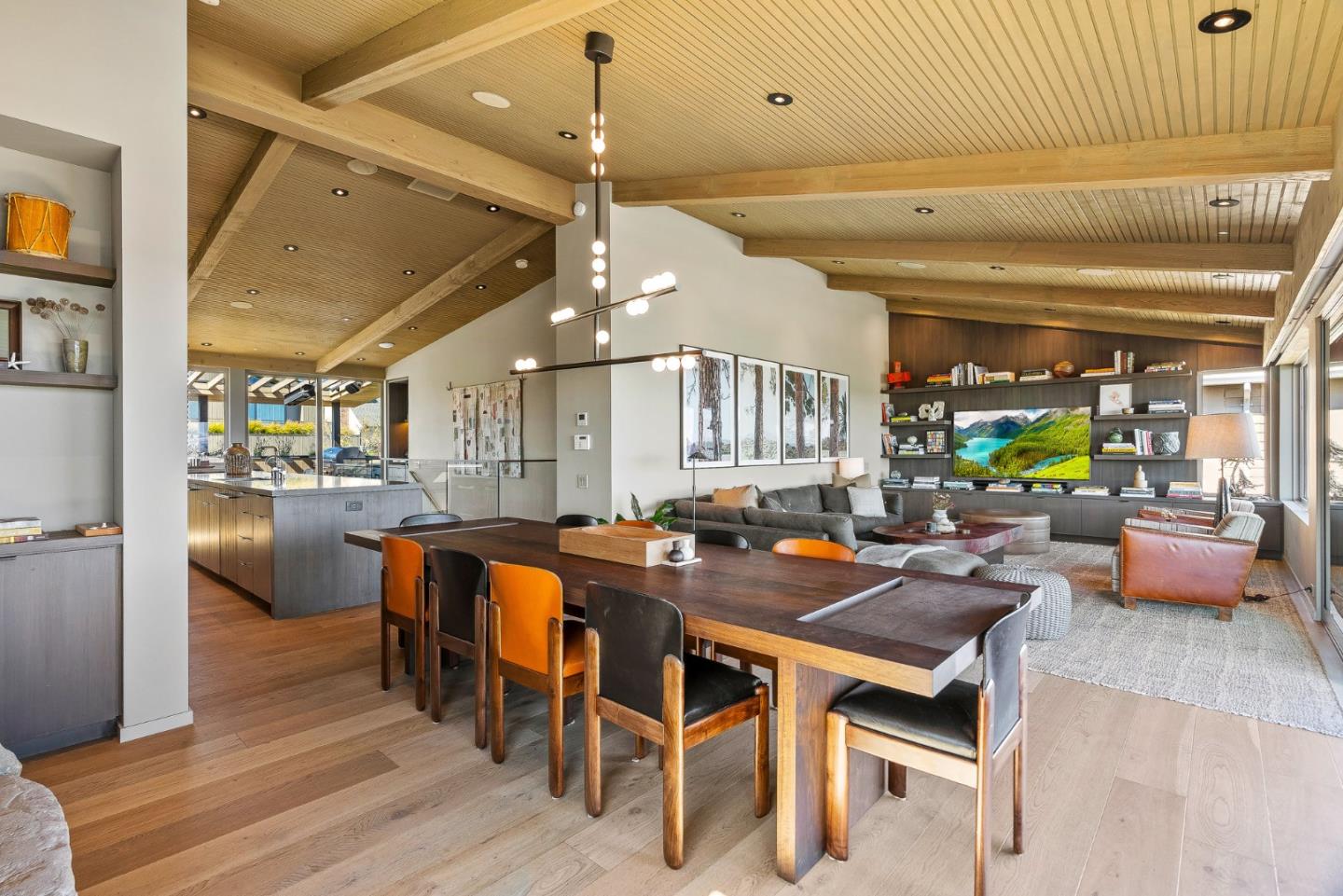 1122 West Cliff Drive