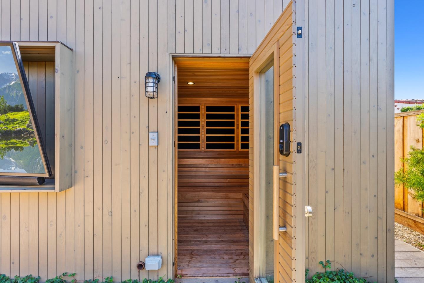 1122 West Cliff Drive