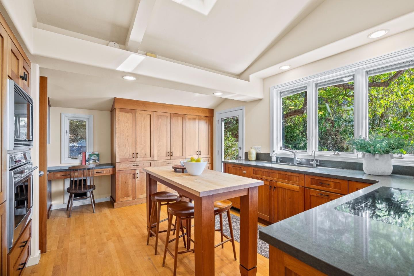 2222 Ocean Street Extension