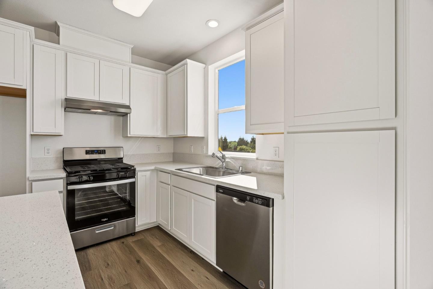 102 Skyline Vista Way