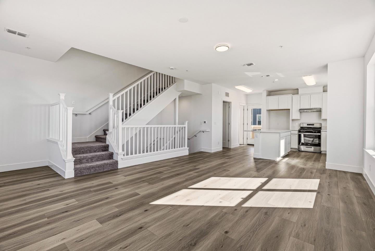 102 Skyline Vista Way