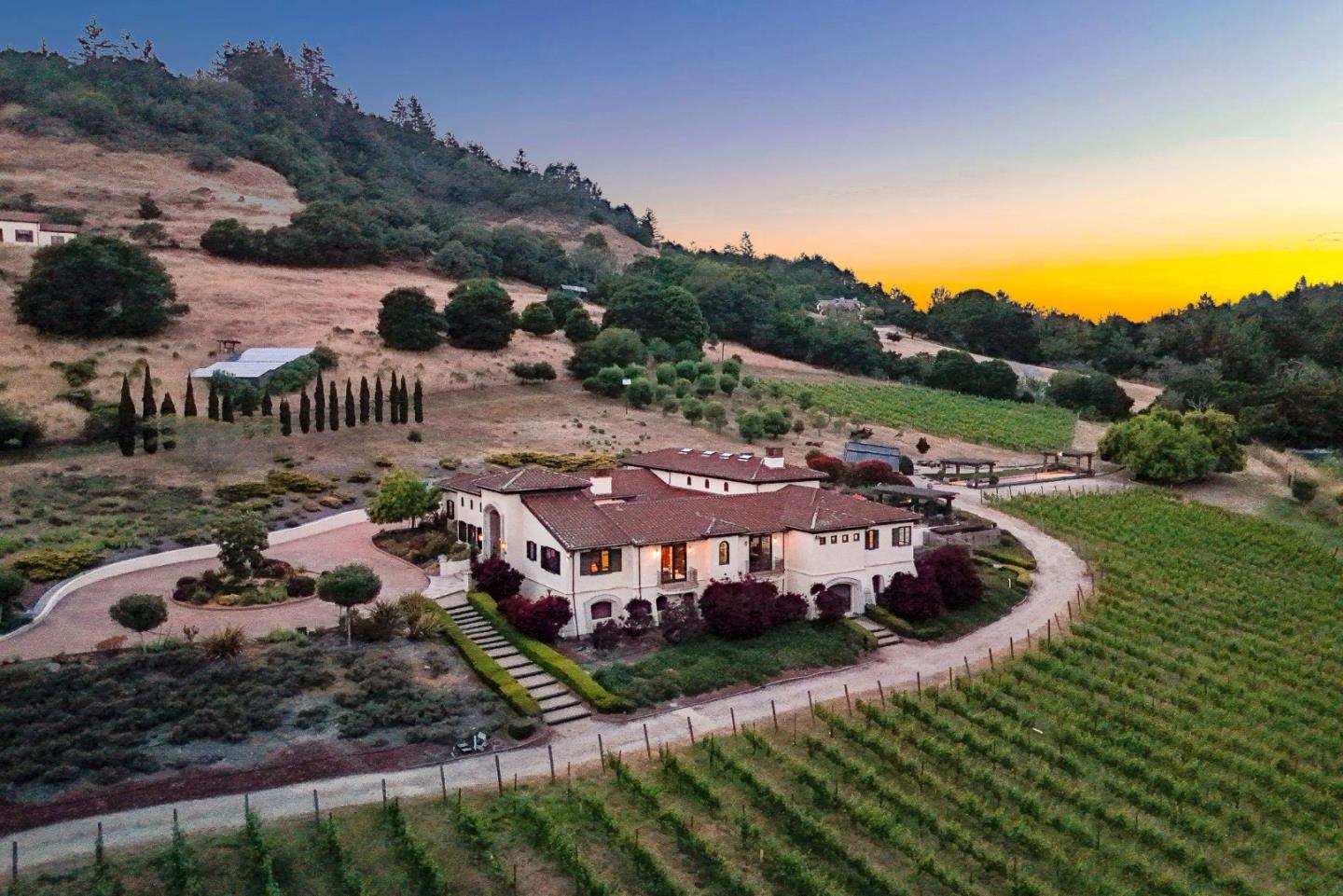 220 Falcon Hill