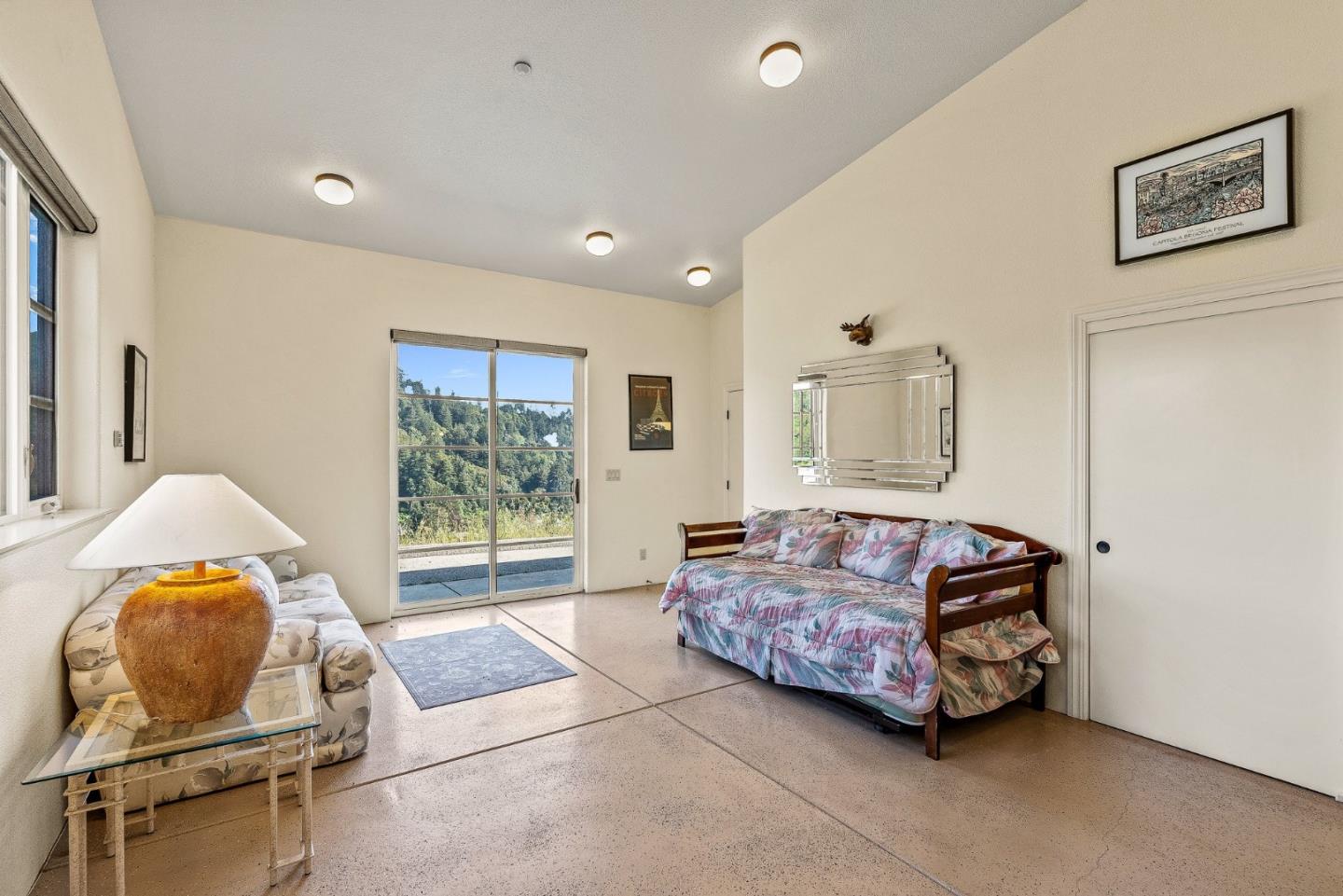 220 Falcon Hill
